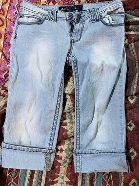 AME Light Wash Denim Capris - Light Blue Cuffed Women's Capris